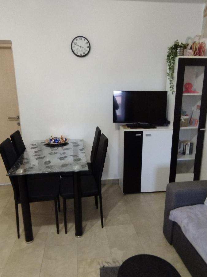 Apartmani Memic 100 M Do Plaze, Apartments Memic Only 100M From Beach Porec Exterior photo