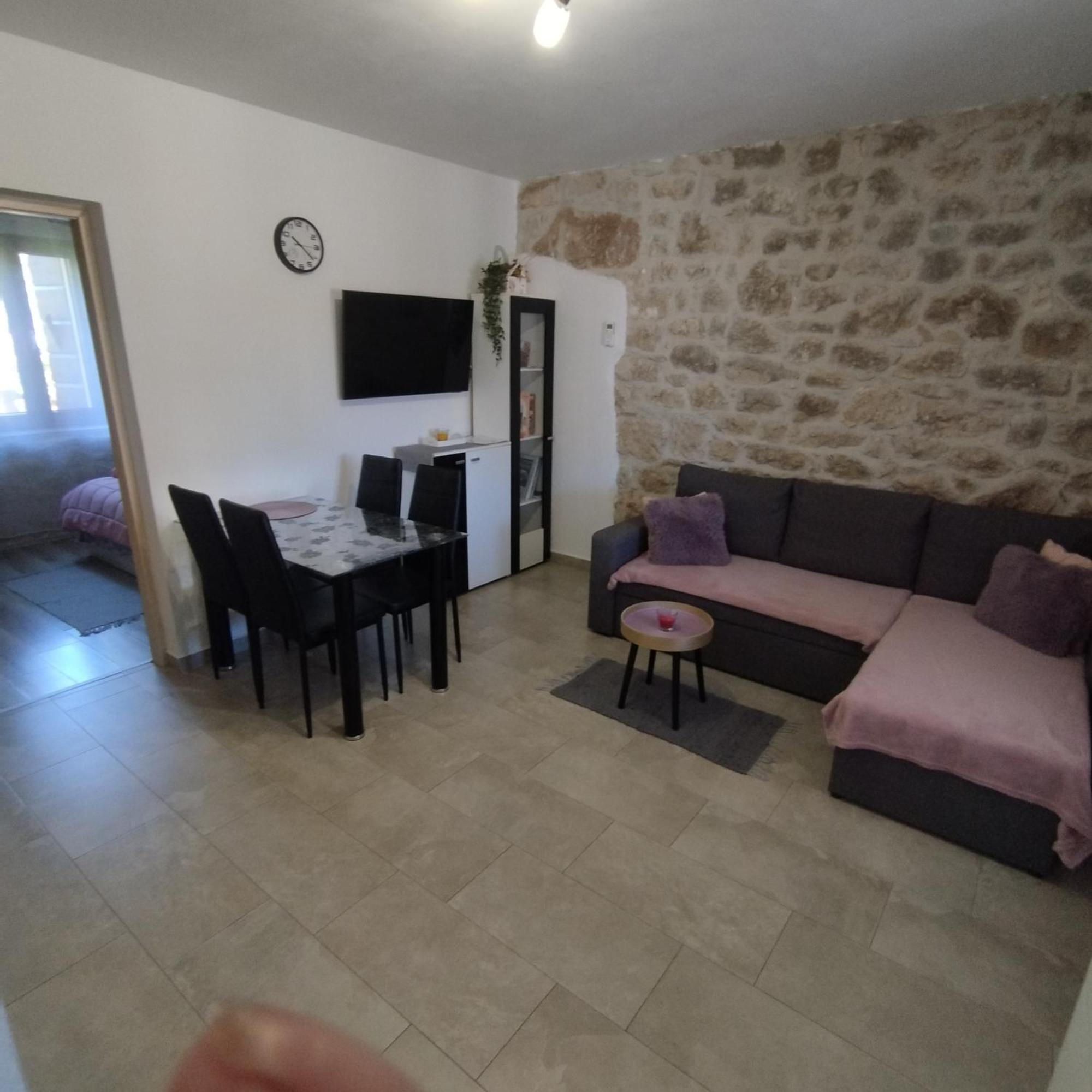 Apartmani Memic 100 M Do Plaze, Apartments Memic Only 100M From Beach Porec Exterior photo